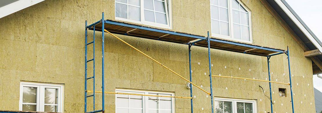 123rf204830749 l hausbau sanierung fassade d mmung bild sonjachnyj web
