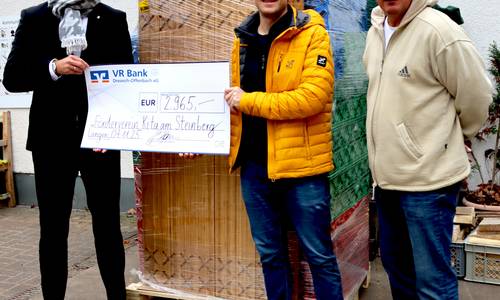 Baustein-Spende an die Kita am Steinberg