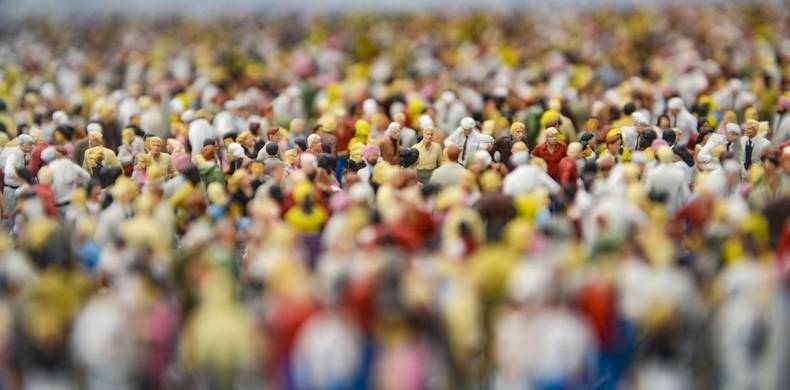 Figuren Menschenmenge © FuN_Lucky/www.pixabay.com