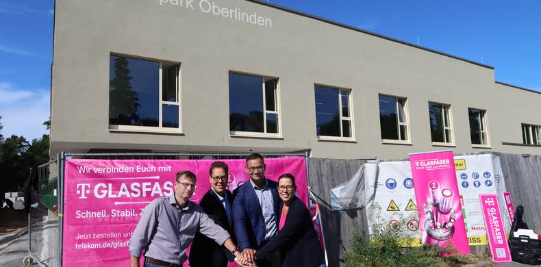 Telekom-Glasfaseranschluss in der Vier-Felder-Sporthalle im Sportpark Oberlinden