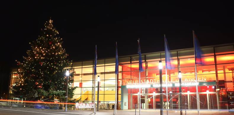 Weihnachtsbaum Neue Stadthalle 2025